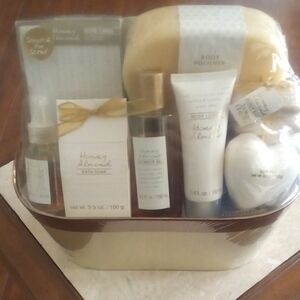 Honey Almond Bath & Body Gift Set